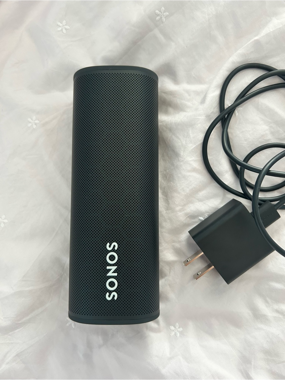 Sonos Roam Model S27 Portable Black Wireless Speaker with Charger - Picture 2 of 4